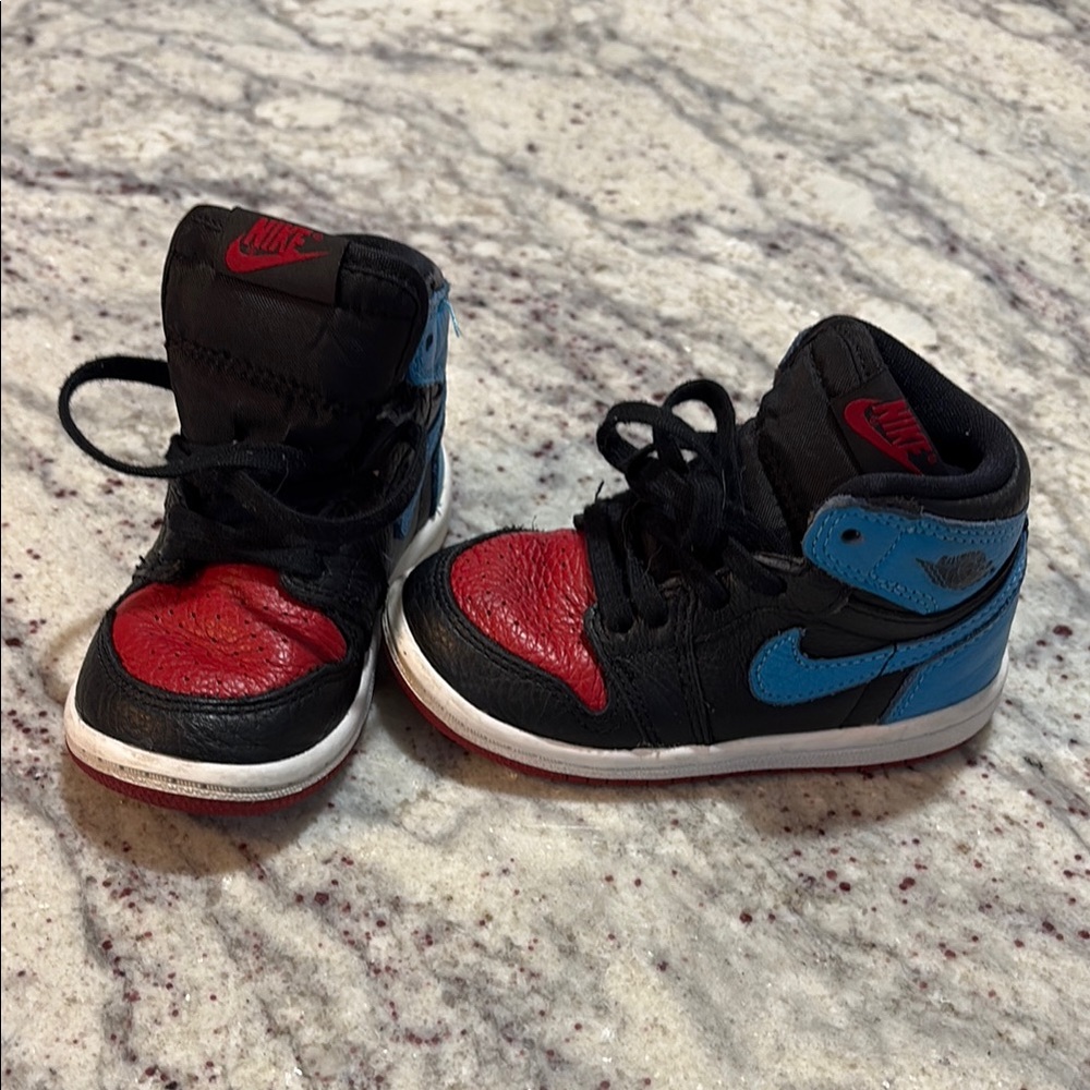 Nike Kids' Black and Red Sneakers toddler 7c